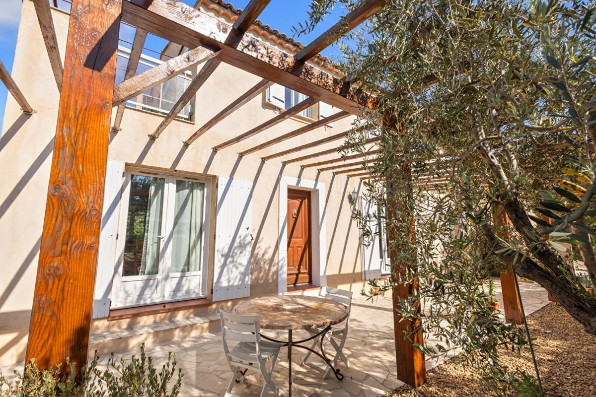 COGOLIN En exclusivité Maison avec piscine à vendre + T2 + studio à Cogolin 4