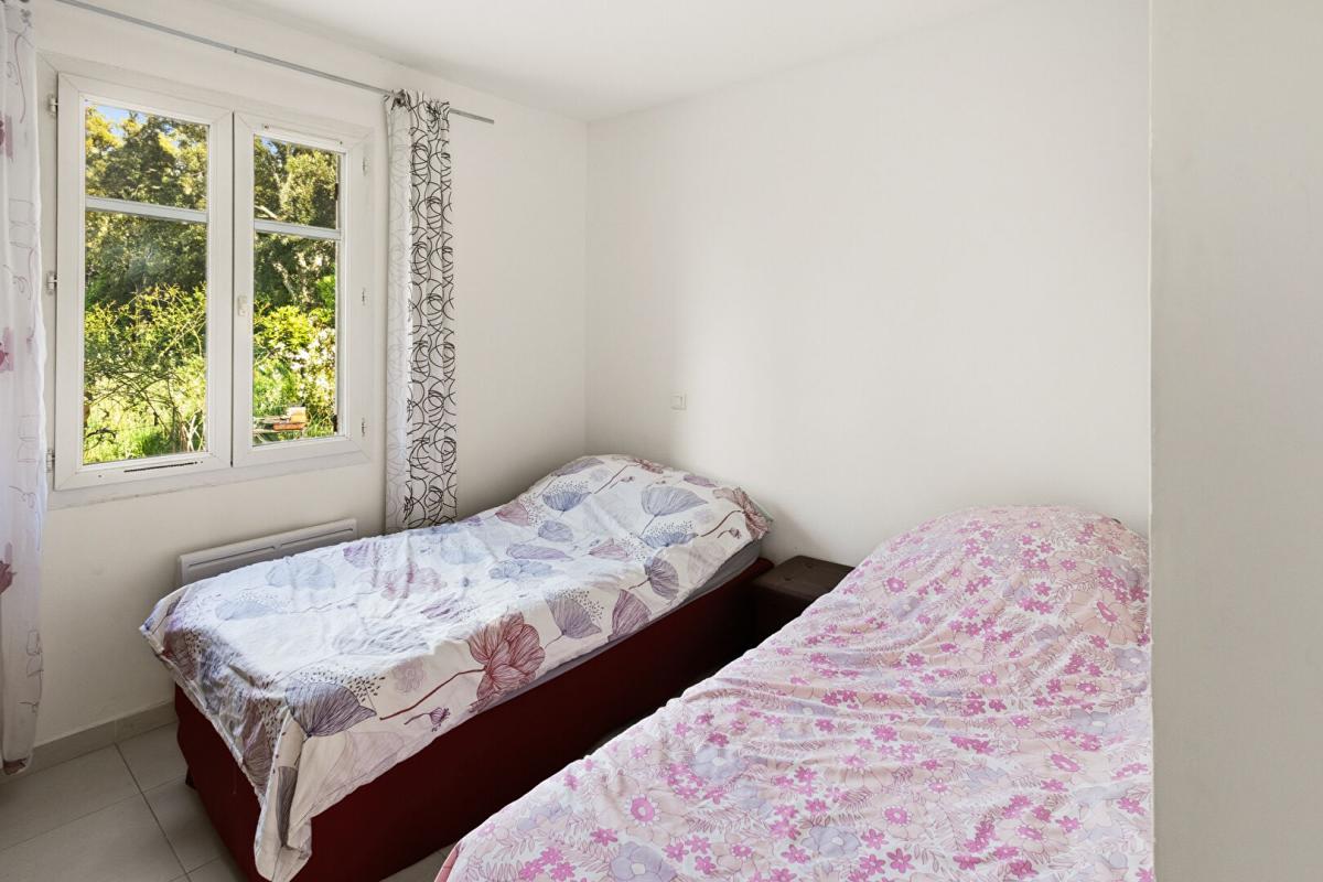 COGOLIN En exclusivité Maison avec piscine à vendre + T2 + studio à Cogolin 9