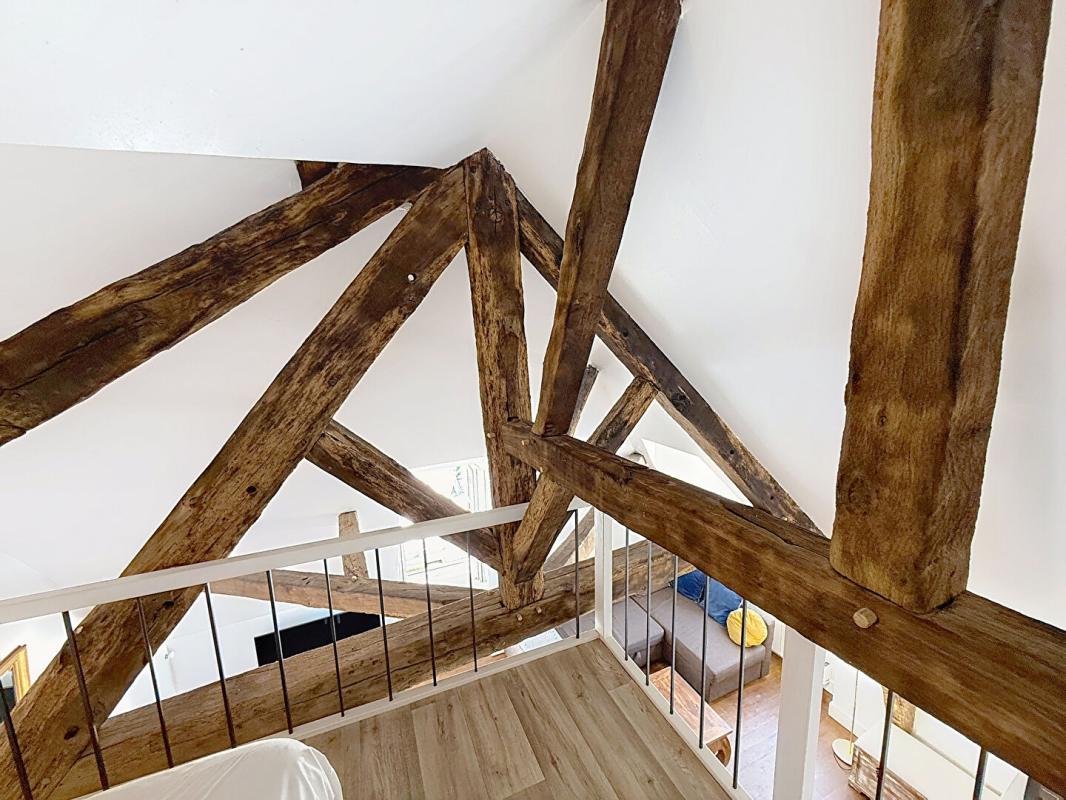 VANNES RARE. Vannes Port. Dernier étage avec vue imprenable sur le port et la Place Gambetta 13