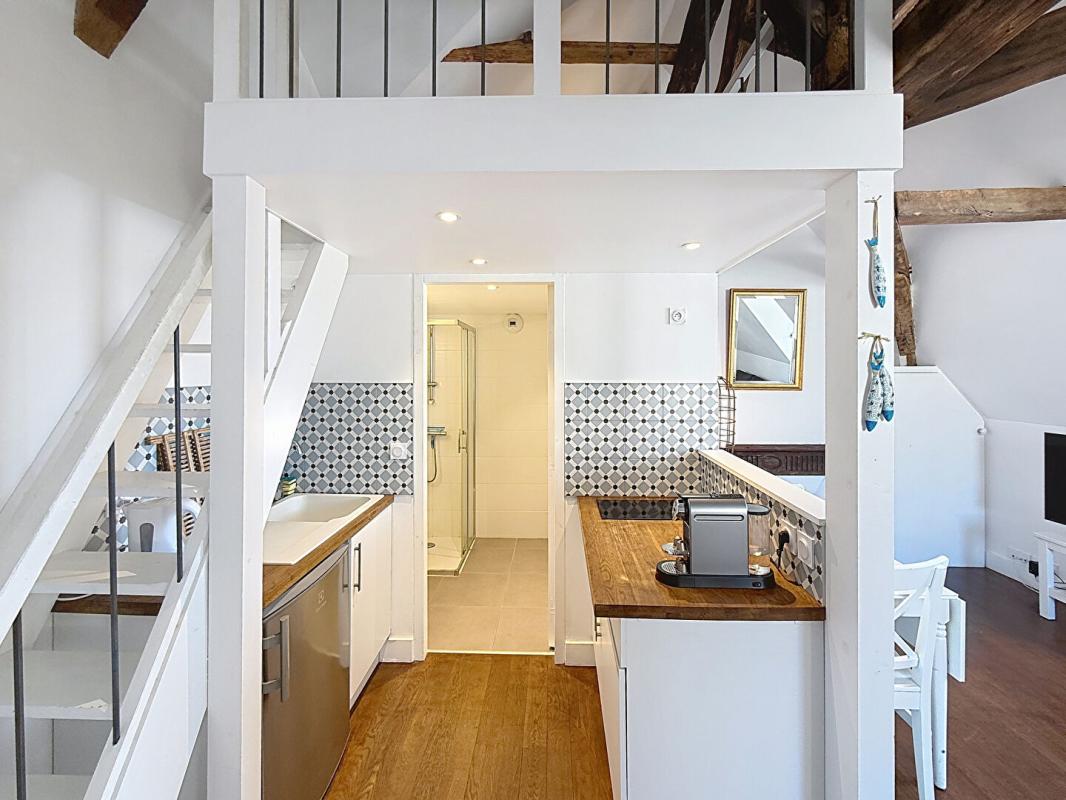 VANNES RARE. Vannes Port. Dernier étage avec vue imprenable sur le port et la Place Gambetta 14