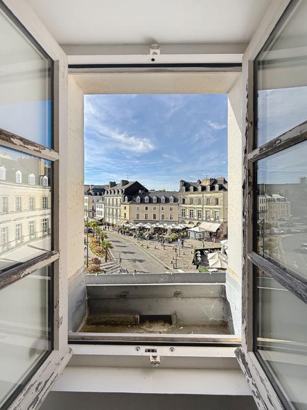 VANNES RARE. Vannes Port. Dernier étage avec vue imprenable sur le port et la Place Gambetta 3