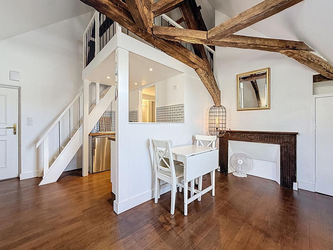 VANNES RARE. Vannes Port. Dernier étage avec vue imprenable sur le port et la Place Gambetta 5