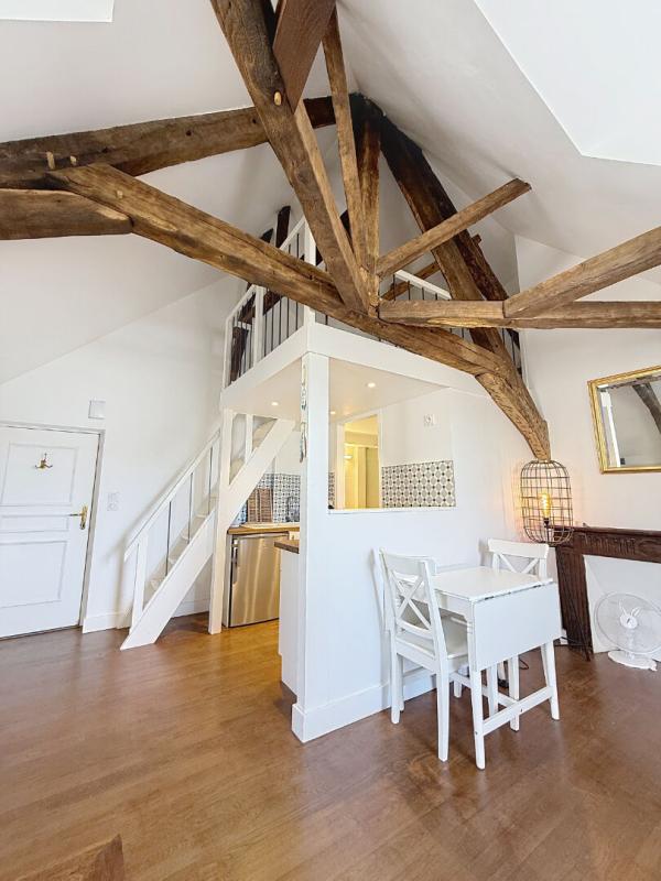 VANNES RARE. Vannes Port. Dernier étage avec vue imprenable sur le port et la Place Gambetta 9