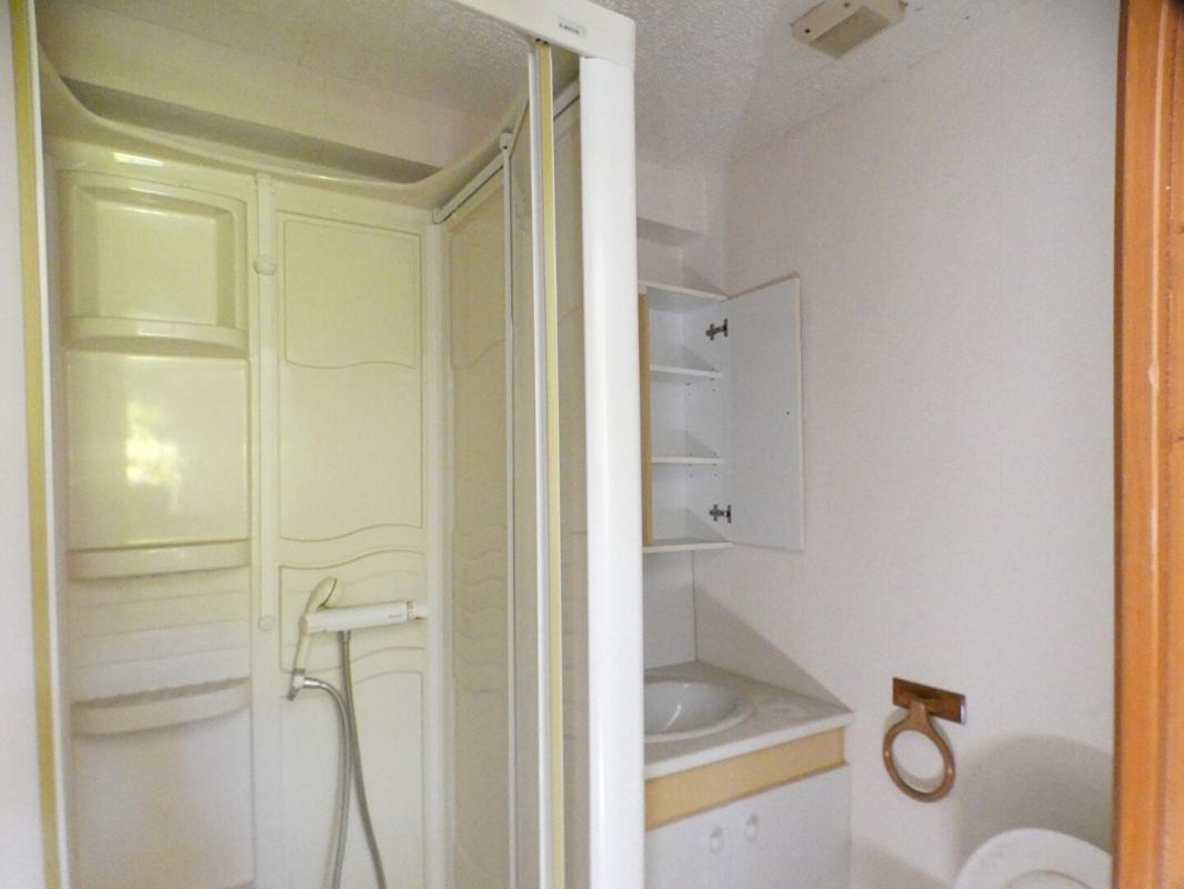 SARLAT-LA-CANEDA Maison à rénover au coeur de Sarlat avec création de 2 appartements possible 12