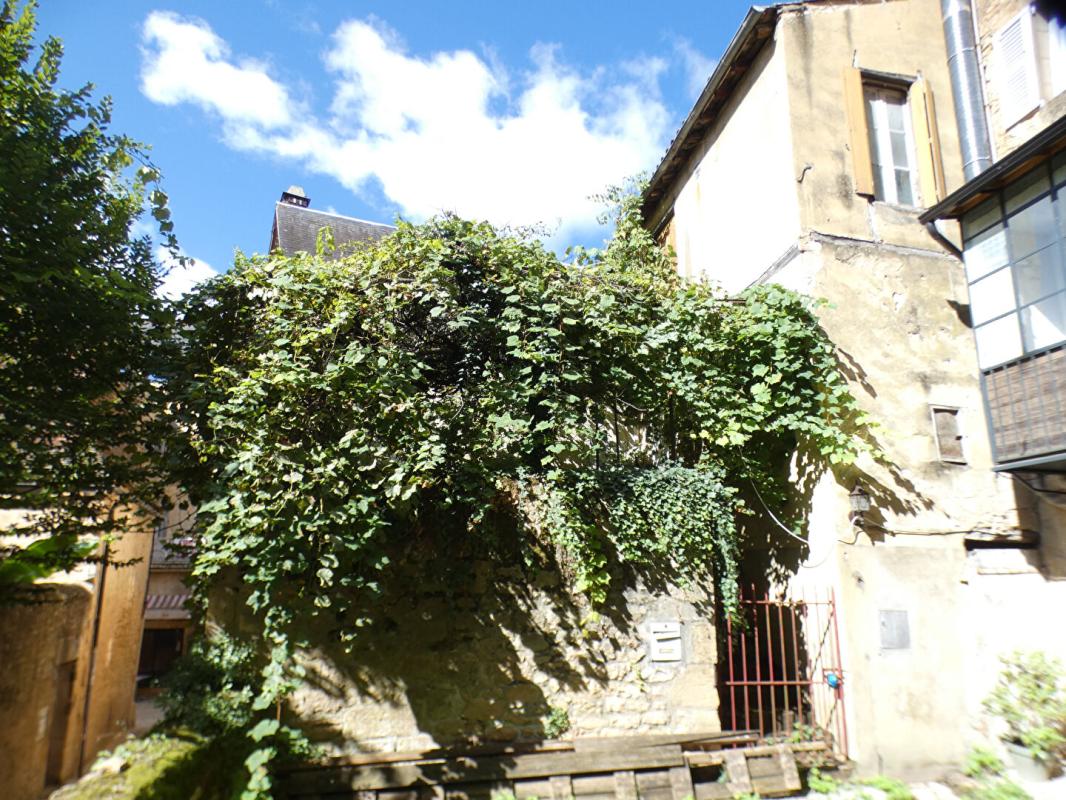 SARLAT-LA-CANEDA Maison à rénover au coeur de Sarlat avec création de 2 appartements possible 13