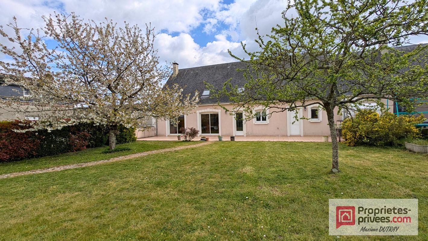 CHATEAU-RENAULT Maison 7 pièces 191m² 2