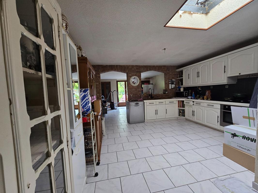 WATTRELOS Maison Wattrelos beaux volumes, 3 grandes chambres et jardin 300 m2 8