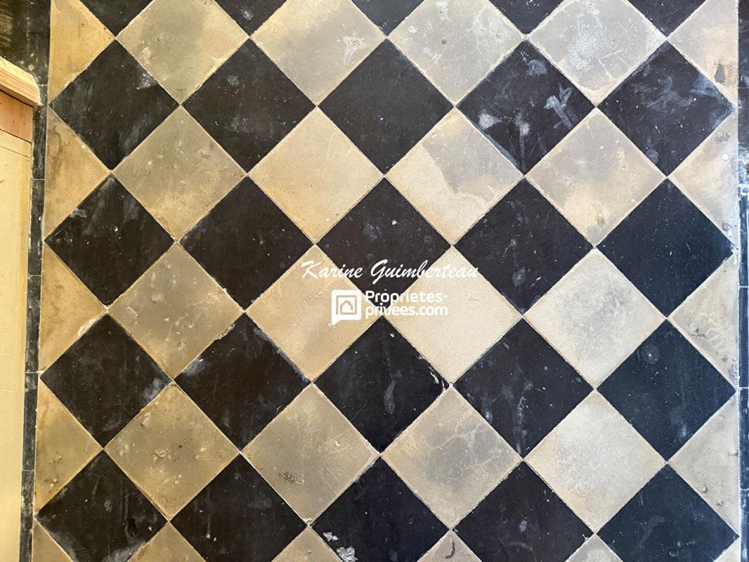 SAINT-EMILION St Emilion : Majestueuse maison en pierre avec vue 14