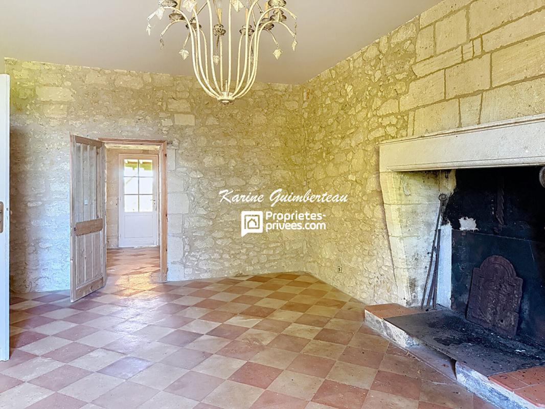 SAINT-EMILION St Emilion : Majestueuse maison en pierre avec vue 4