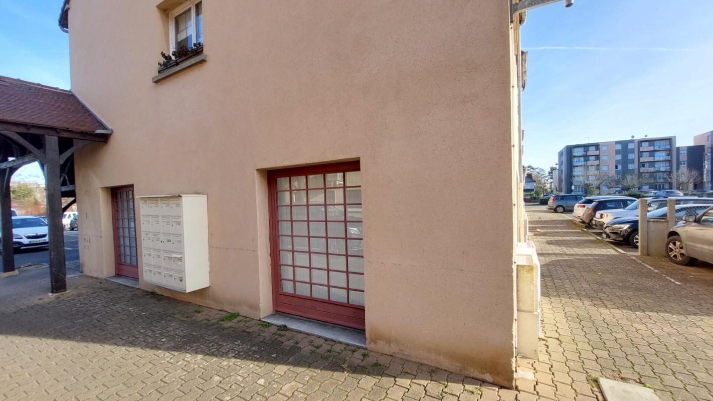 NONANCOURT SECTEUR NONANCOURT - Local commercial de 54 m²  accès PMR 10
