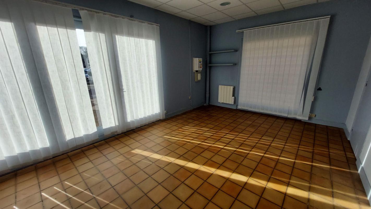 NONANCOURT SECTEUR NONANCOURT - Local commercial de 54 m²  accès PMR 3