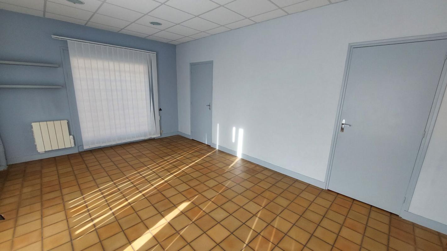 NONANCOURT SECTEUR NONANCOURT - Local commercial de 54 m²  accès PMR 6