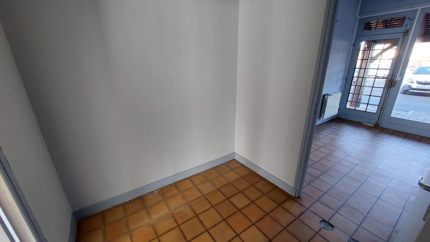 NONANCOURT SECTEUR NONANCOURT - Local commercial de 54 m²  accès PMR 7