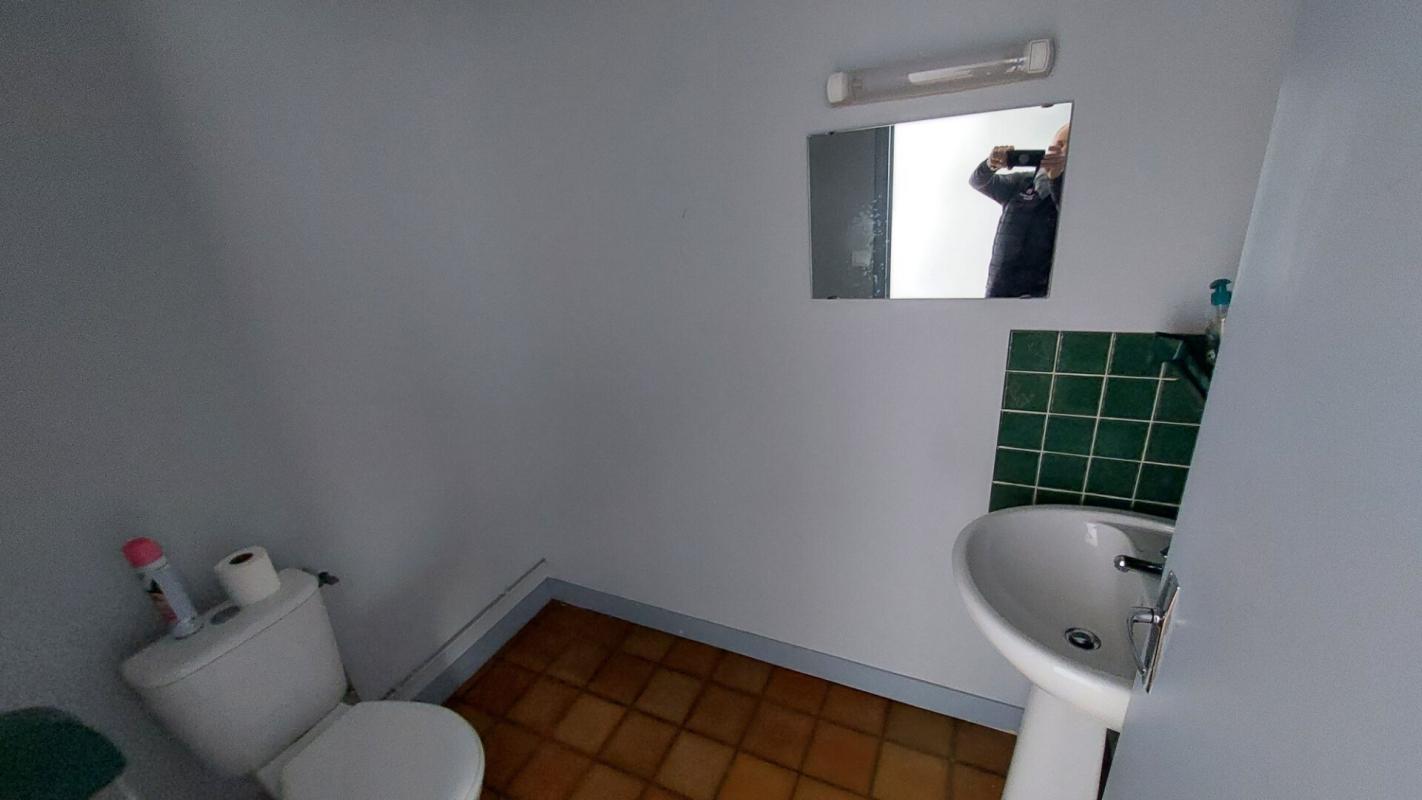 NONANCOURT SECTEUR NONANCOURT - Local commercial de 54 m²  accès PMR 9