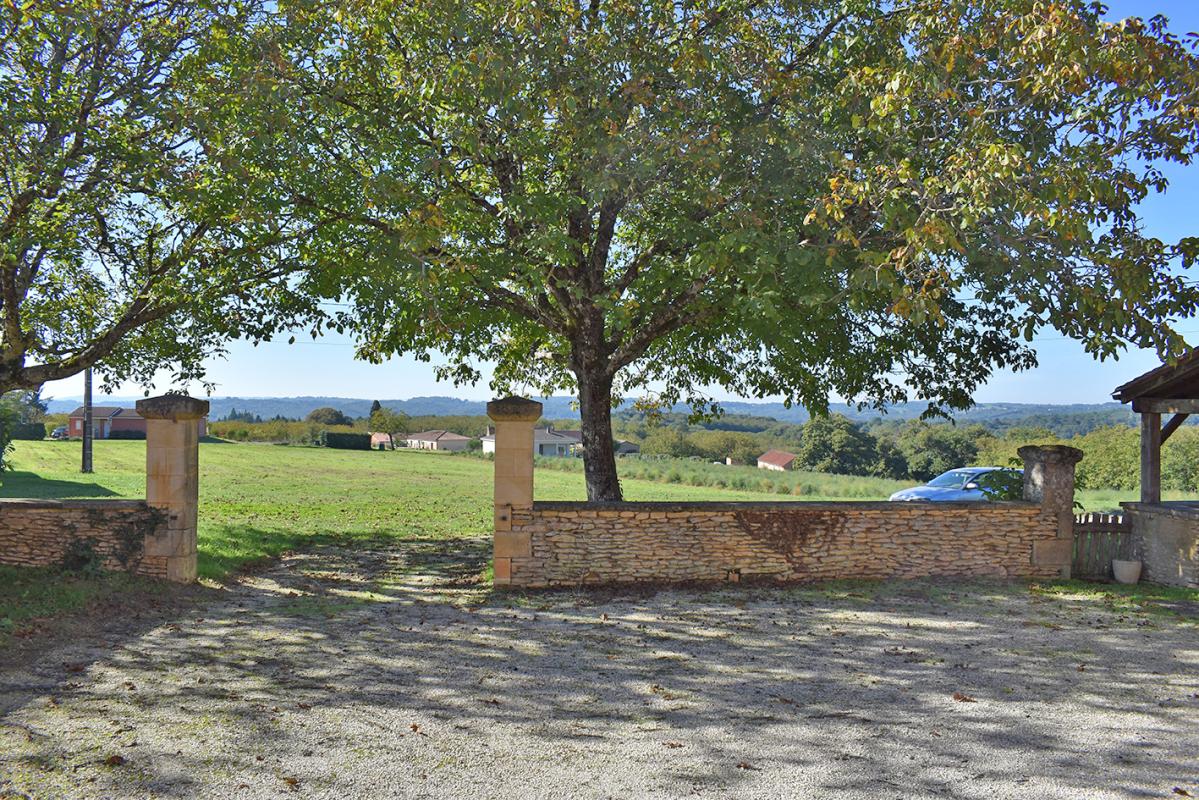 SAINT-CREPIN-ET-CARLUCET Maison SAINT CREPIN ET CARLUCET 7 pièce(s) 139 m2 17