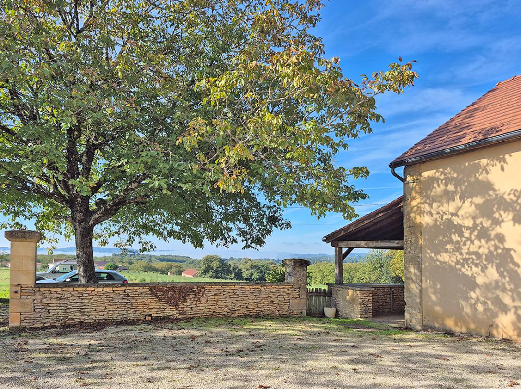 SAINT-CREPIN-ET-CARLUCET Maison SAINT CREPIN ET CARLUCET 7 pièce(s) 139 m2 5