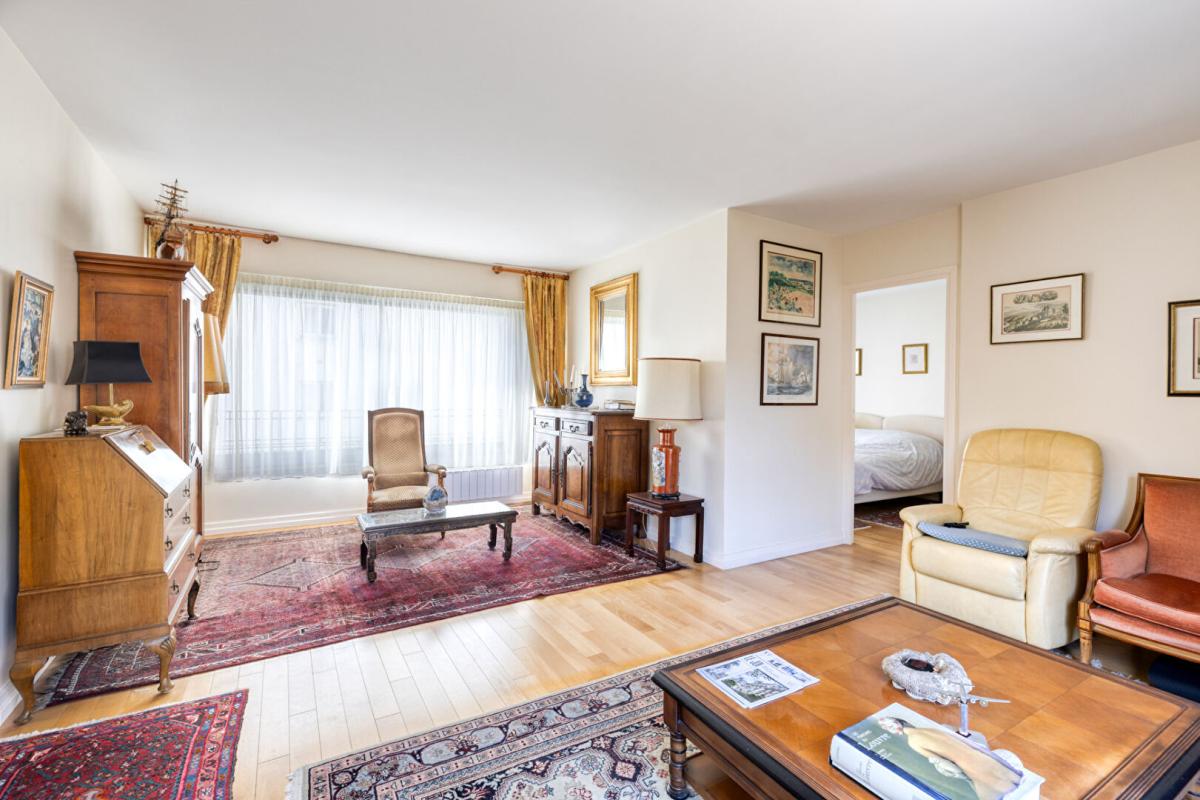 PARIS-16E-ARRONDISSEMENT Auteuil : élégant deux-pièces avec grande terrasse et parking à deux pas de l'avenue Mozart 14