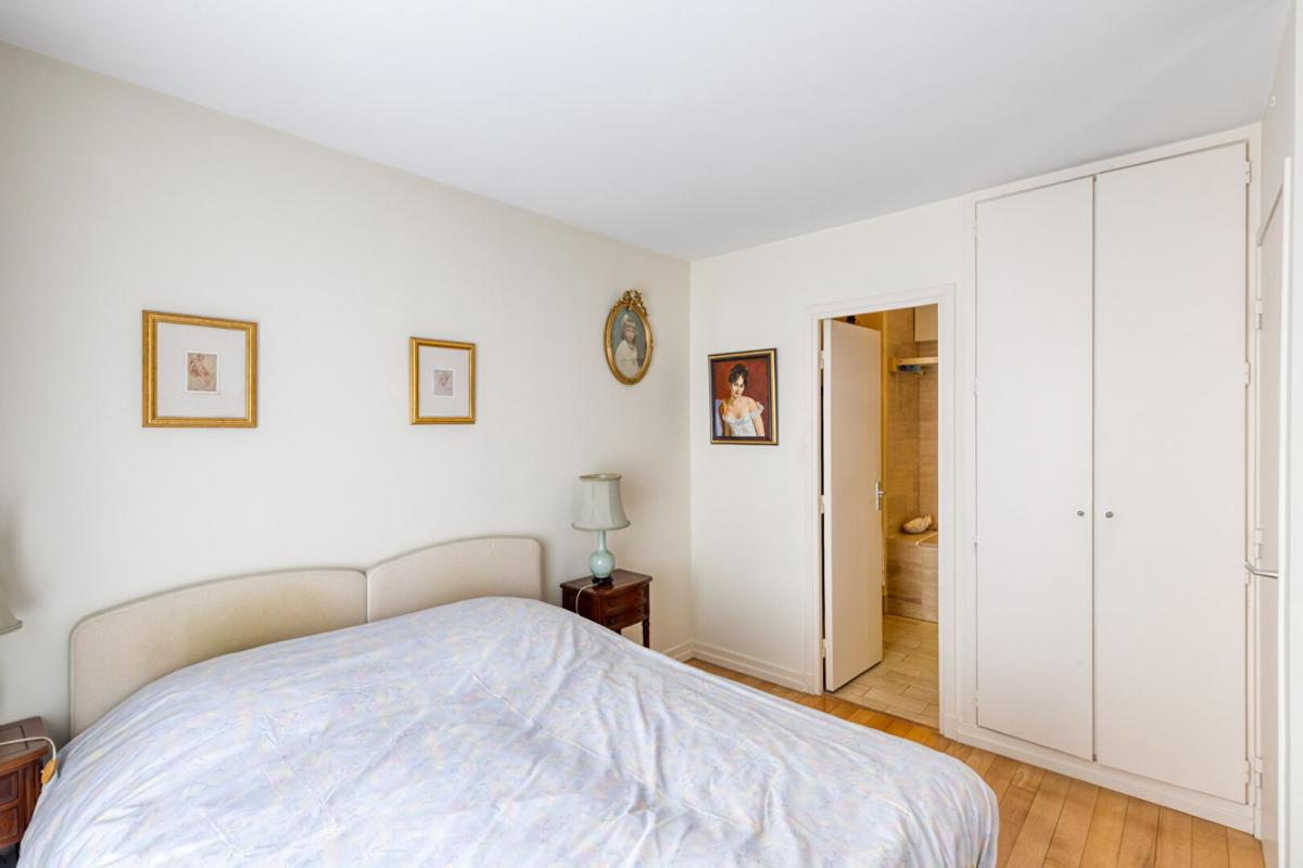 PARIS-16E-ARRONDISSEMENT Auteuil : élégant deux-pièces avec grande terrasse et parking à deux pas de l'avenue Mozart 17