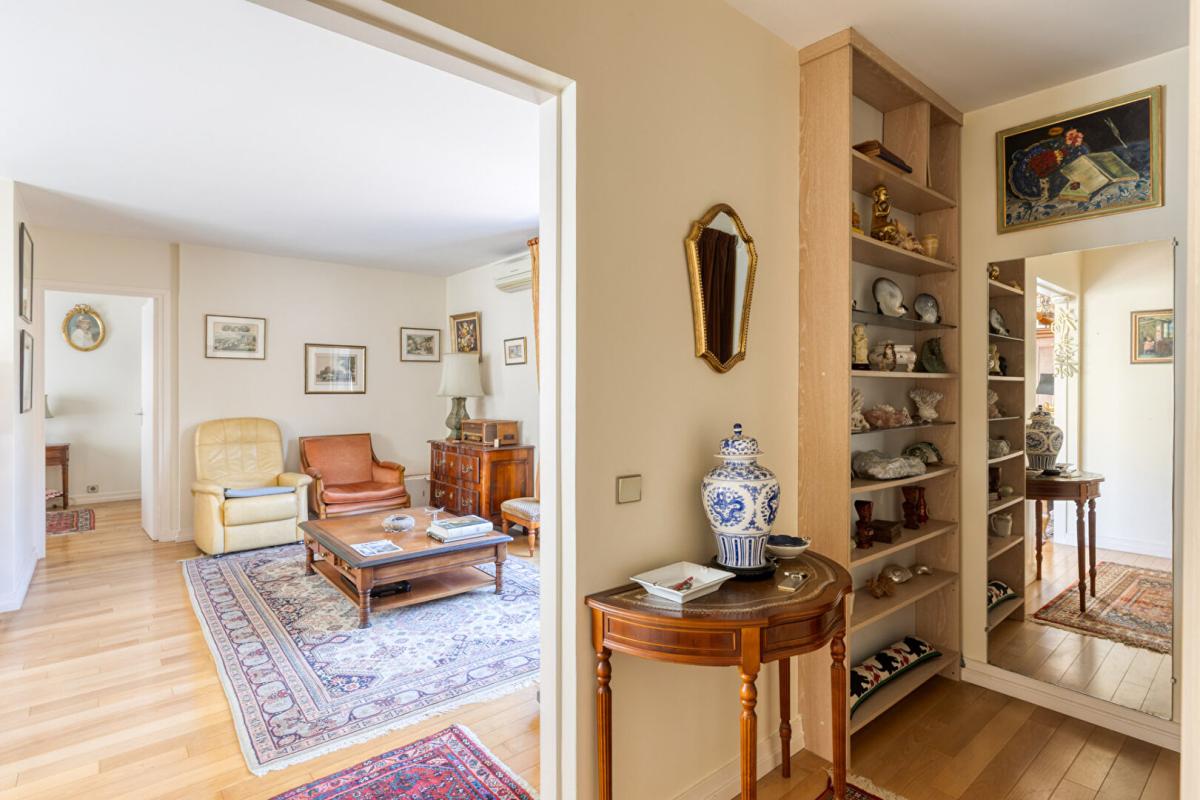 PARIS-16E-ARRONDISSEMENT Auteuil : élégant deux-pièces avec grande terrasse et parking à deux pas de l'avenue Mozart 6