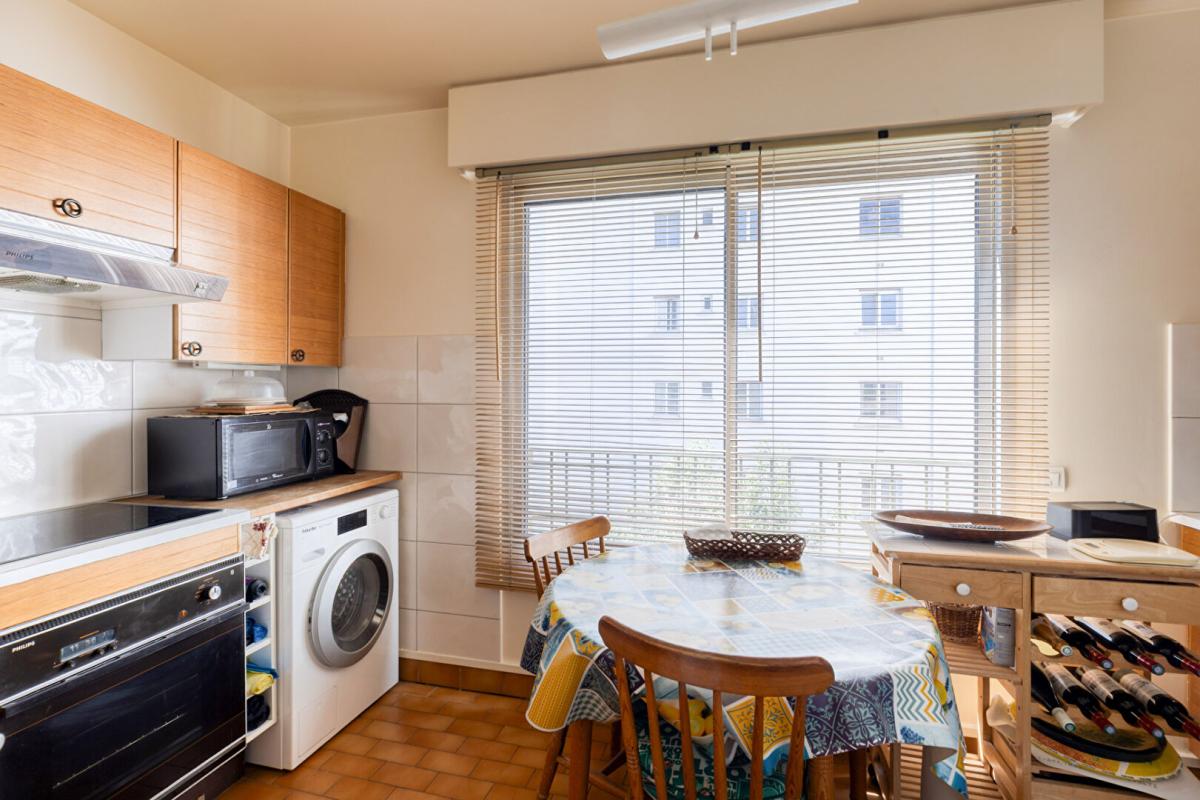 PARIS-16E-ARRONDISSEMENT Auteuil : élégant deux-pièces avec grande terrasse et parking à deux pas de l'avenue Mozart 9