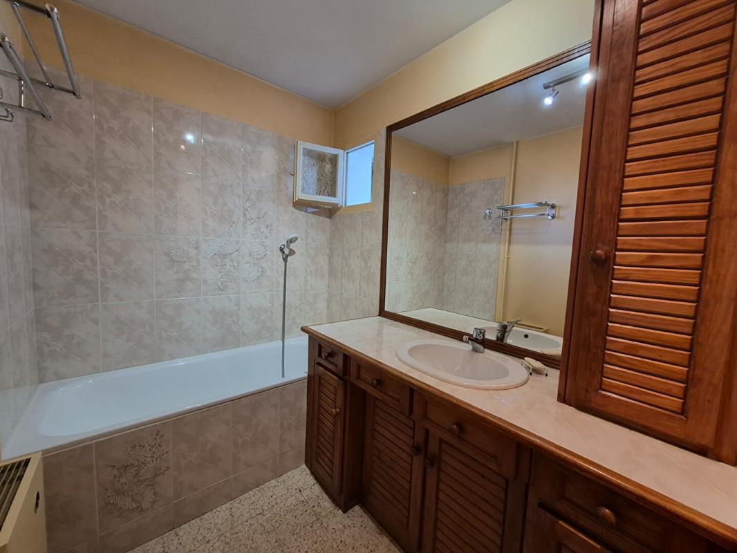 MARSEILLE-10E-ARRONDISSEMENT Appartement Marseille 4 pièce(s) 97 m2 avec extérieur 13