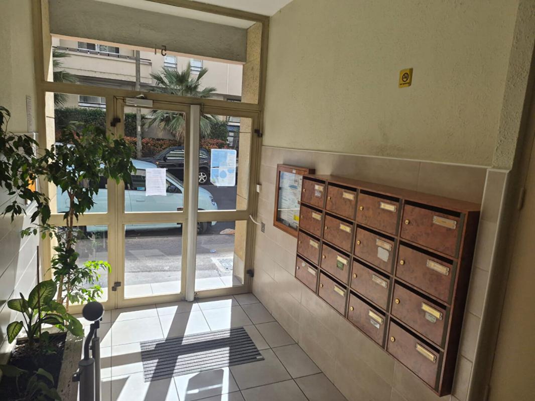 MARSEILLE-10E-ARRONDISSEMENT Appartement Marseille 4 pièce(s) 97 m2 avec extérieur 14