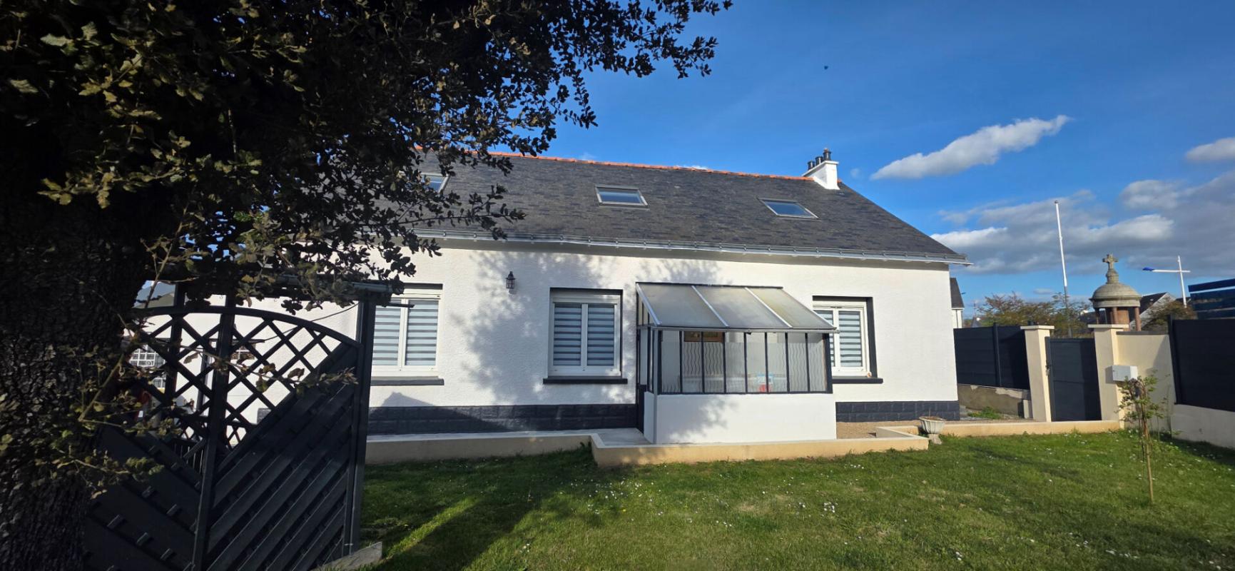 DONGES Maison familiale de 116 m²  habitable, offrant 4 chambres et un grand jardin 1