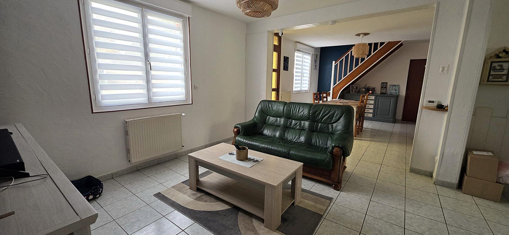 DONGES Maison familiale de 116 m²  habitable, offrant 4 chambres et un grand jardin 2