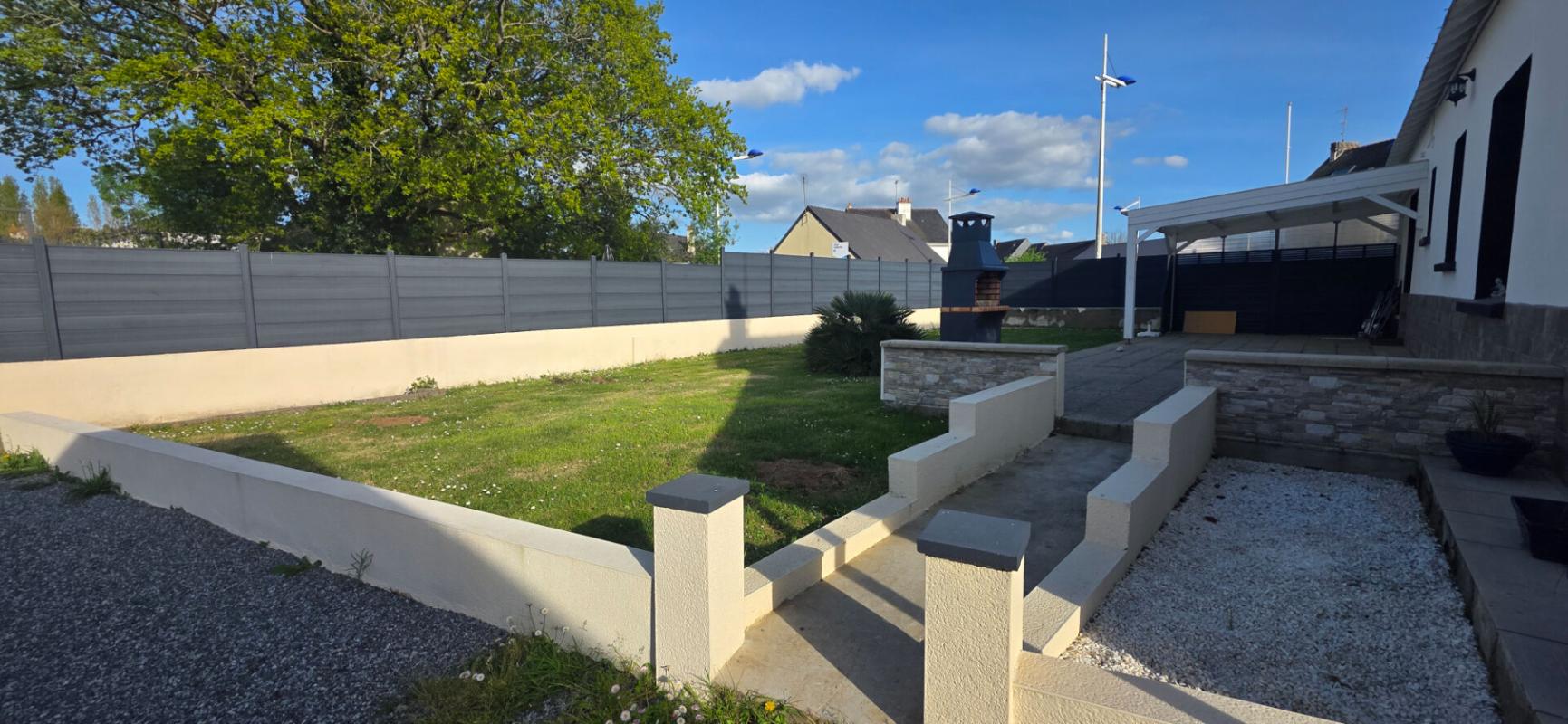 DONGES Maison familiale de 116 m²  habitable, offrant 4 chambres et un grand jardin 6