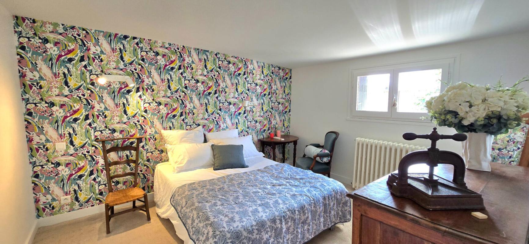 PERIGUEUX Maison de ville de type 9, surface habitable de 180 m², avec jardin et dépendance 13