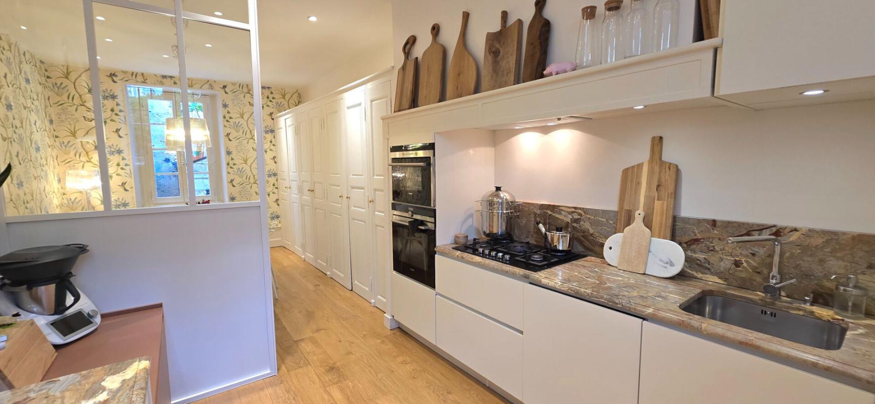 PERIGUEUX Maison de ville de type 9, surface habitable de 180 m², avec jardin et dépendance 7