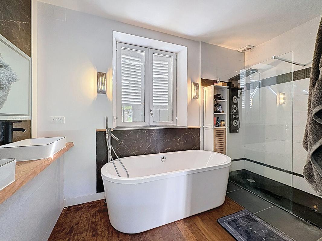 NEUILLY-SOUS-CLERMONT LONGERE - 147M² - 4 CHAMBRES - CAVE VOUTEE - JARDIN - DEPENDANCES - 60129 NEUILLY SOUS CLERMONT 6