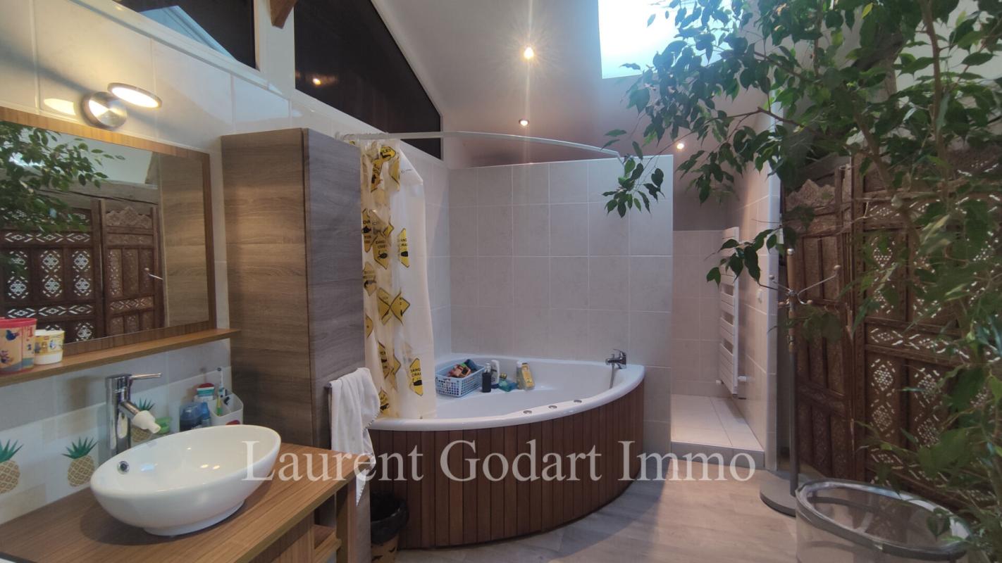 CASTELJALOUX Maison de 230m² avec dépendance sur 5000m² 5