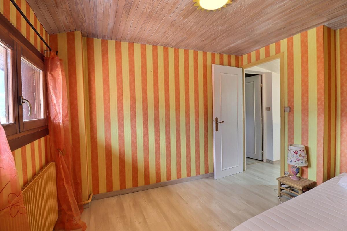 LA BUISSIERE Ancien corps de ferme 8P 253 m² avec dépendances à LA BUISSIERE (38530) 11