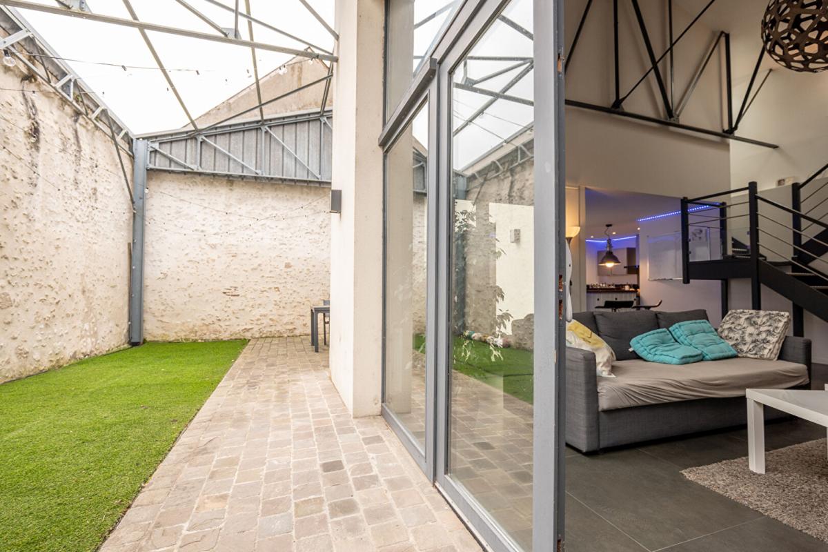 MEUNG-SUR-LOIRE LIEUX UNIQUES ® x PROPRIÉTÉS PRIVÉES PROPOSE LOFT DE 126 M² - HYPER-CENTRE MEUNG-SUR-LOIRE 2