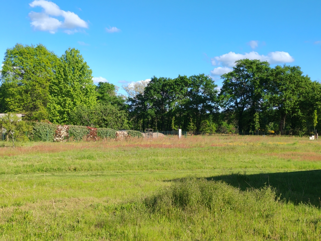 DAX Terrain Hinx 500 m2 centre village proche voie verte 1