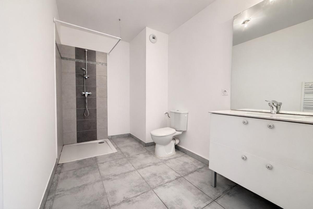 LE LAVANDOU Appartement T2 avec grande terrasse à 800m de la plage - LE LAVANDOU 5