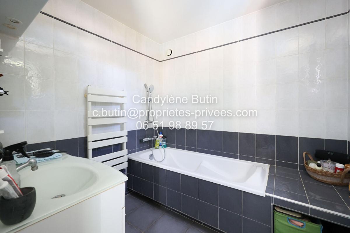 MAUREILHAN Villa T5 avec piscine et espace détente ,120 m² habitables 11