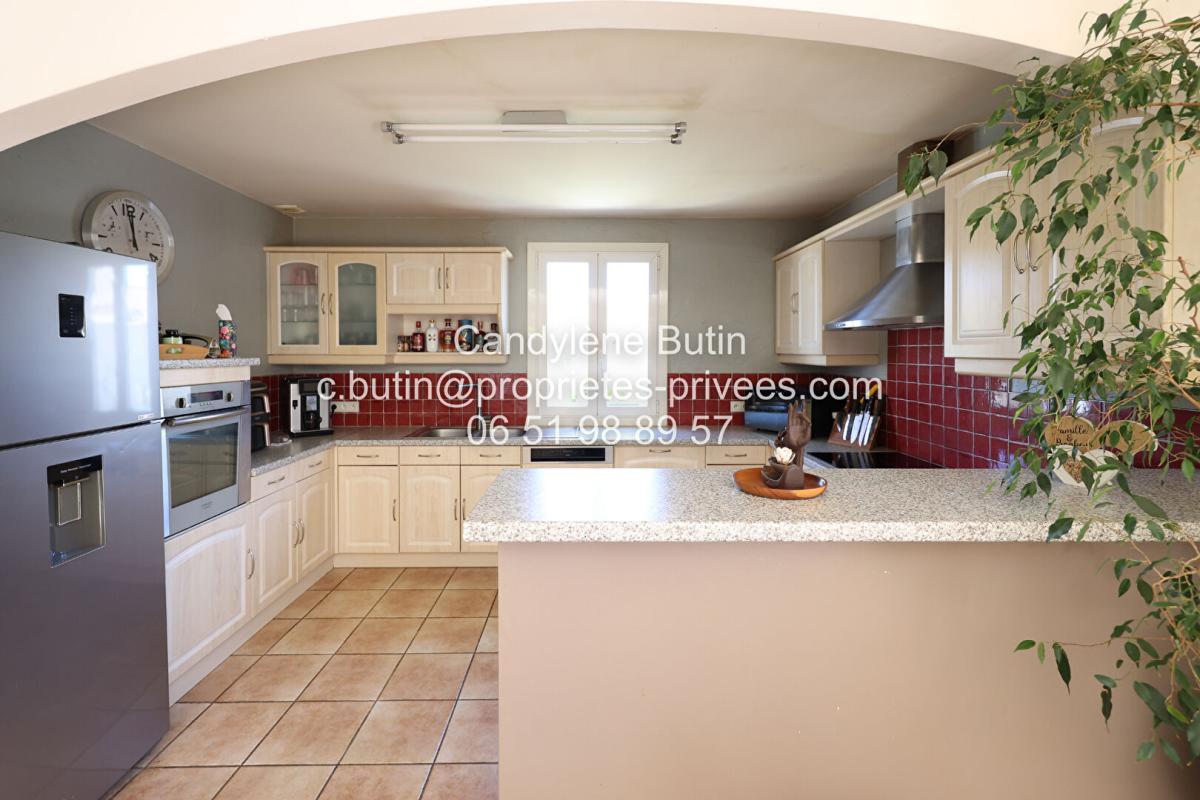 MAUREILHAN Villa T5 avec piscine et espace détente ,120 m² habitables 6