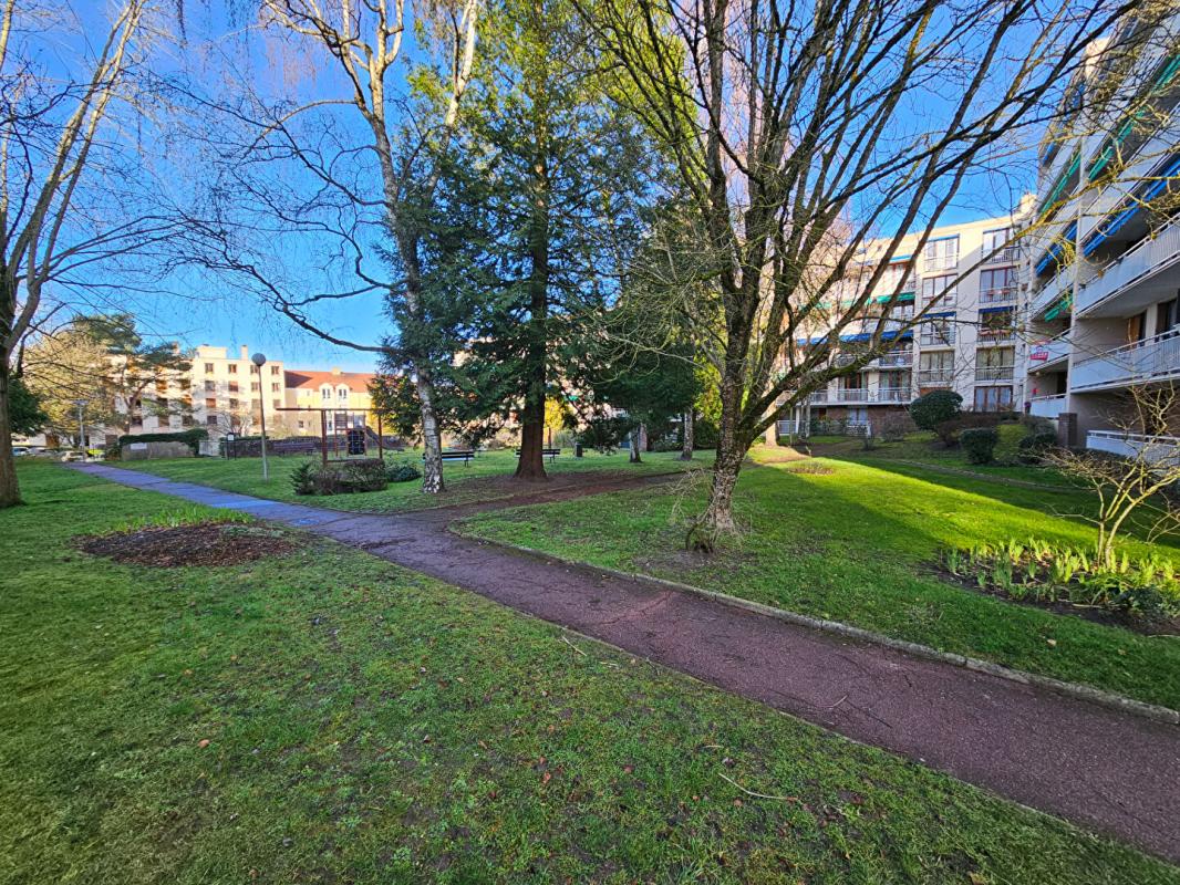 RAMBOUILLET Appartement 3 pièces Rambouillet centre-ville 72 m² environ 13