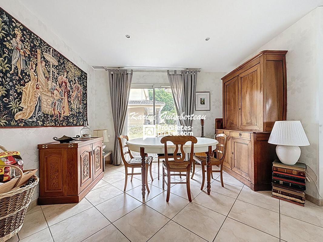 FRONSAC Pavillon de plain-pied avec jardin + garage 10