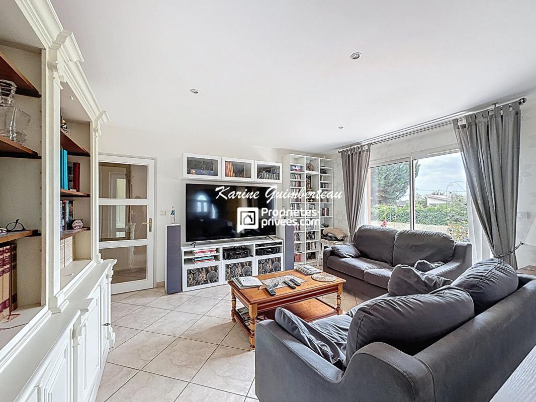 FRONSAC Pavillon de plain-pied avec jardin + garage 11