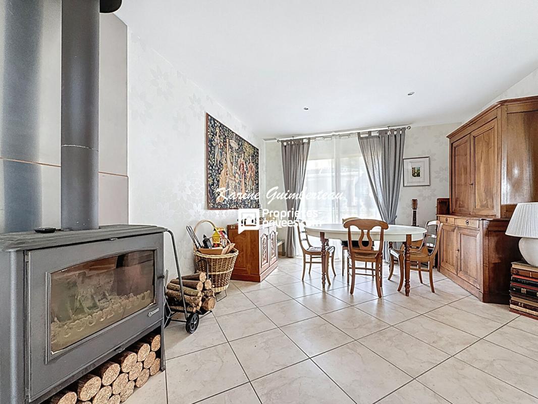 FRONSAC Pavillon de plain-pied avec jardin + garage 2