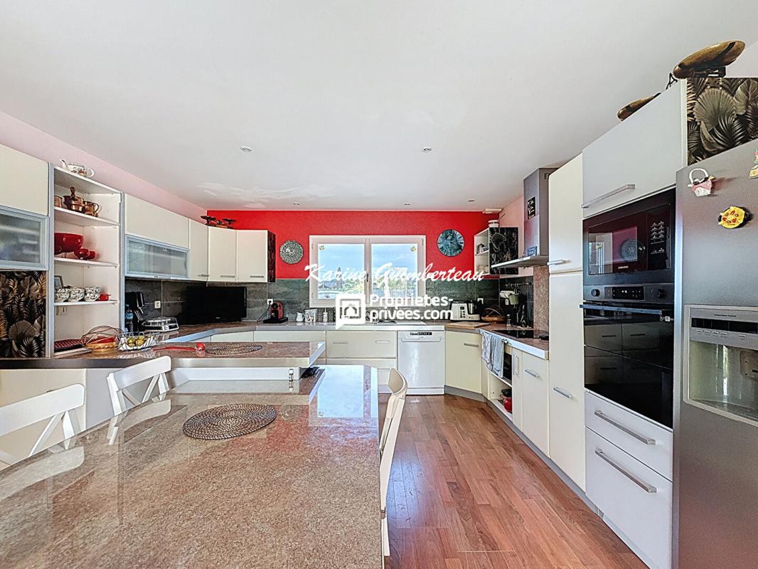 FRONSAC Pavillon de plain-pied avec jardin + garage 5