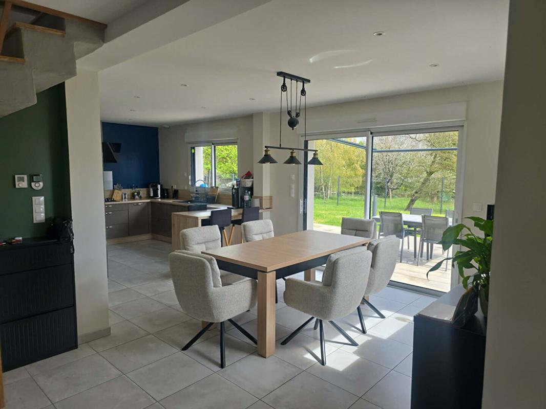 CHEMIRE-LE-GAUDIN Maison 4 CHAMBRES DOUBLE GARAGE 5 pièce(s) 120 m2 6