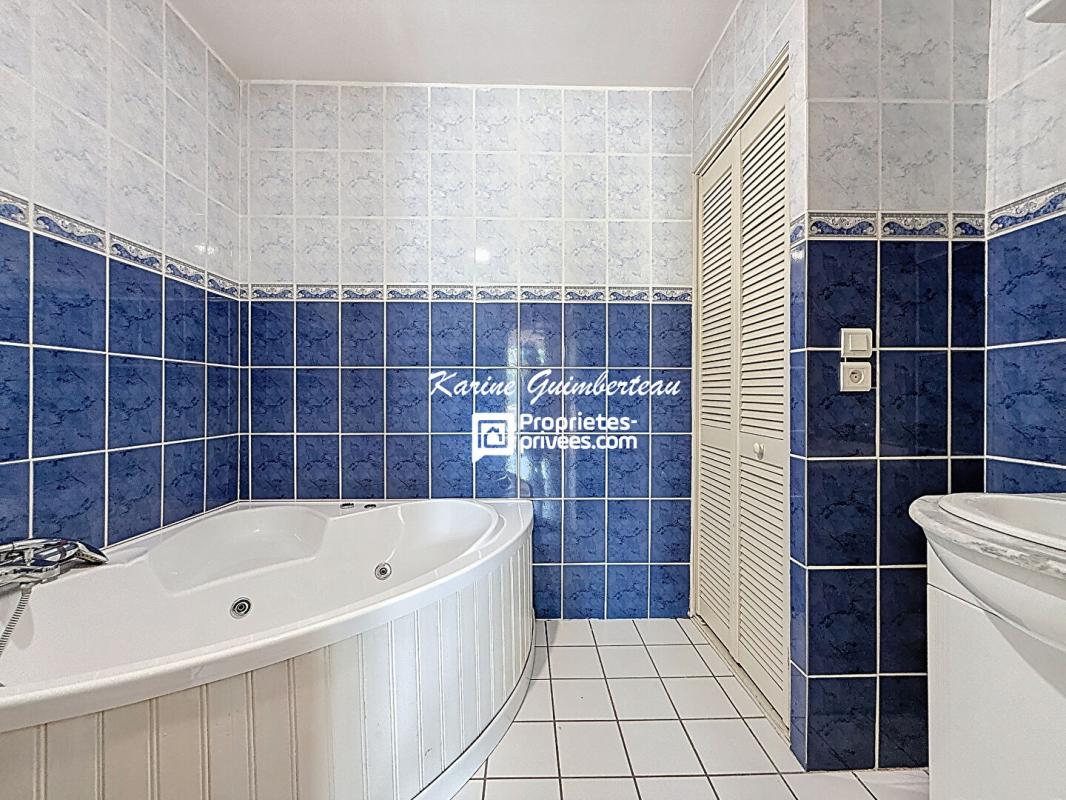 COUTRAS Coutras : Maison + studio + jardin arboré + garage 15