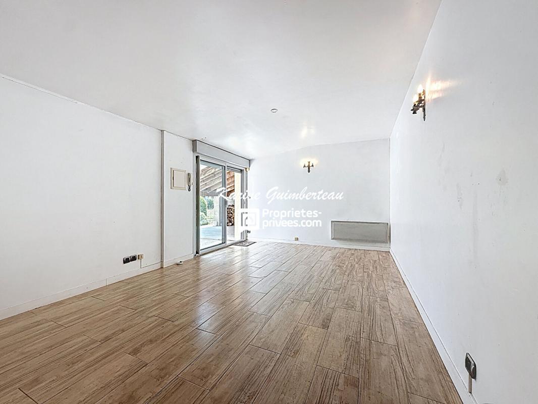 COUTRAS Coutras : Maison + studio + jardin arboré + garage 17