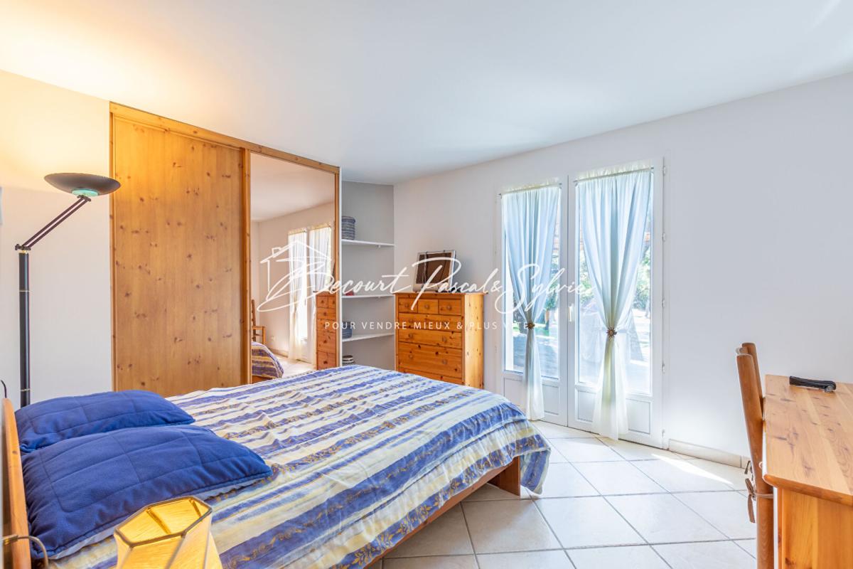 SAINT-DIDIER Maison plain-pied 178 m² ? Environnement calme ? Saint-Didier 12