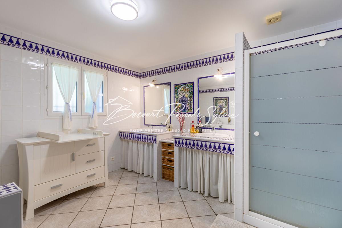 SAINT-DIDIER Maison plain-pied 178 m² ? Environnement calme ? Saint-Didier 13