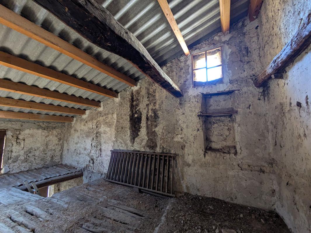 SAINT-MARTIN-DE-BROMES Maison de village à restaurer sur Saint Martin De Bromes 90 m2 13